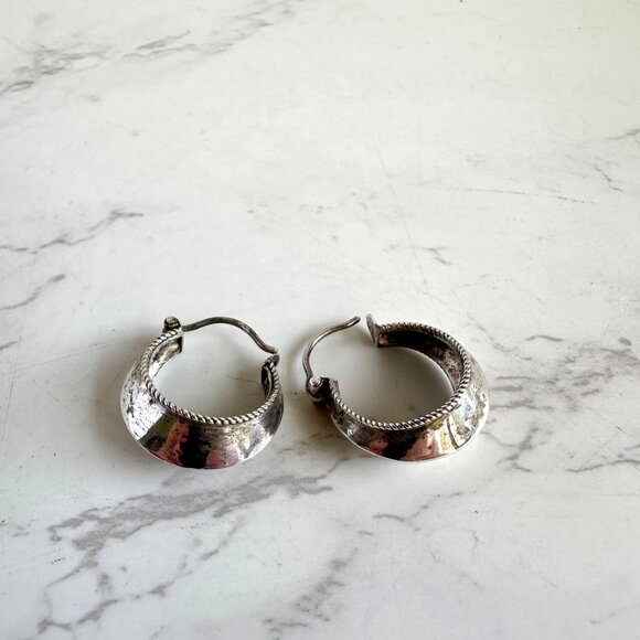 Vintage Sterling Silver Hoop Earrings with Rope Detail 3/4" - Picture 4 of 8